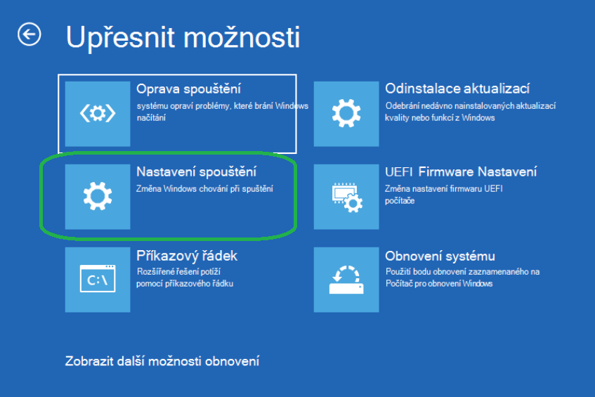 Obrazovka Upřesnit možnosti se zvýrazněnou dlaždicí Nastavení spouštění